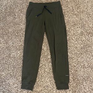 Worn like new Lululemon Scuba high-rise jogger. Army Green, size 6.